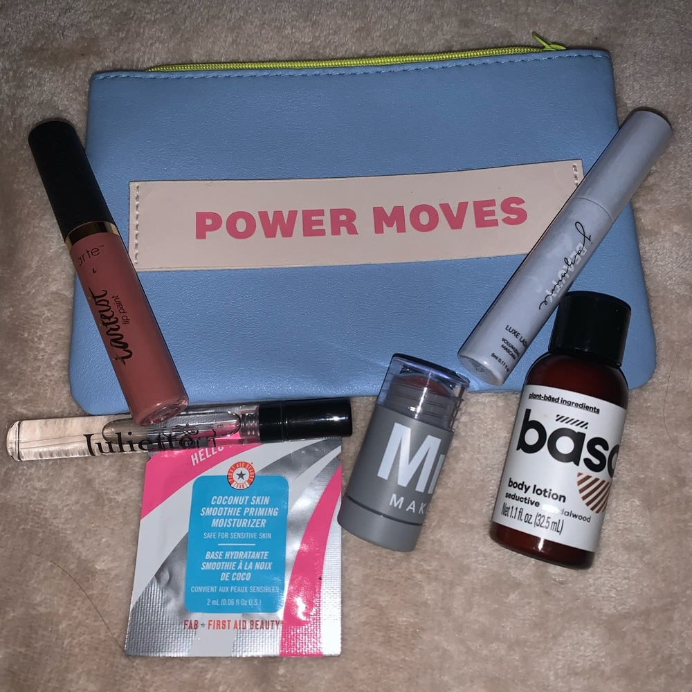 🔵Ipsy glam bag